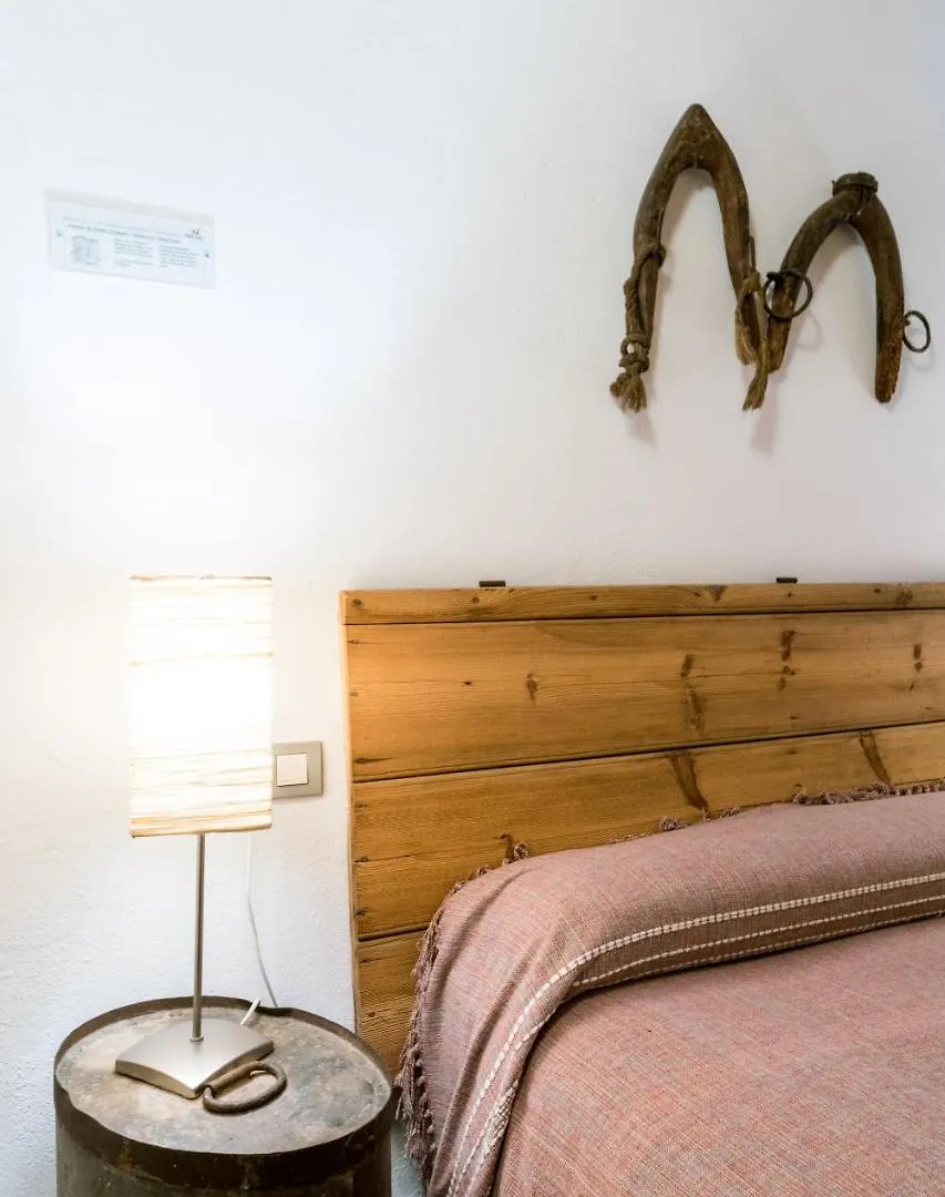 Country house Antigua Panaderia De Valdelarco Guest House