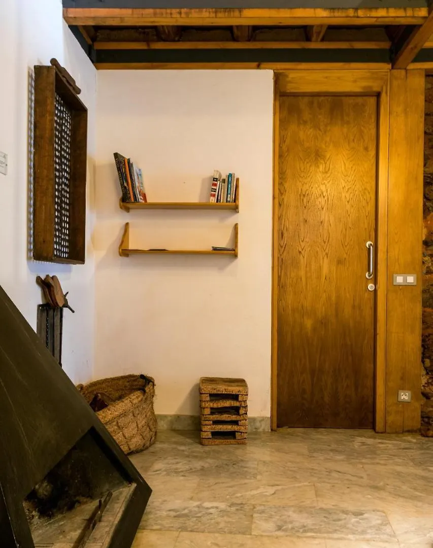 Antigua Panaderia De Valdelarco Guest House