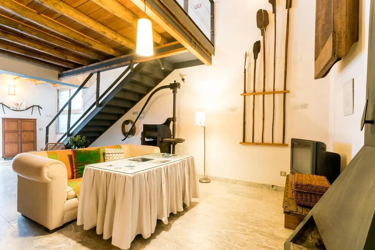 Antigua Panaderia De Valdelarco Guest House