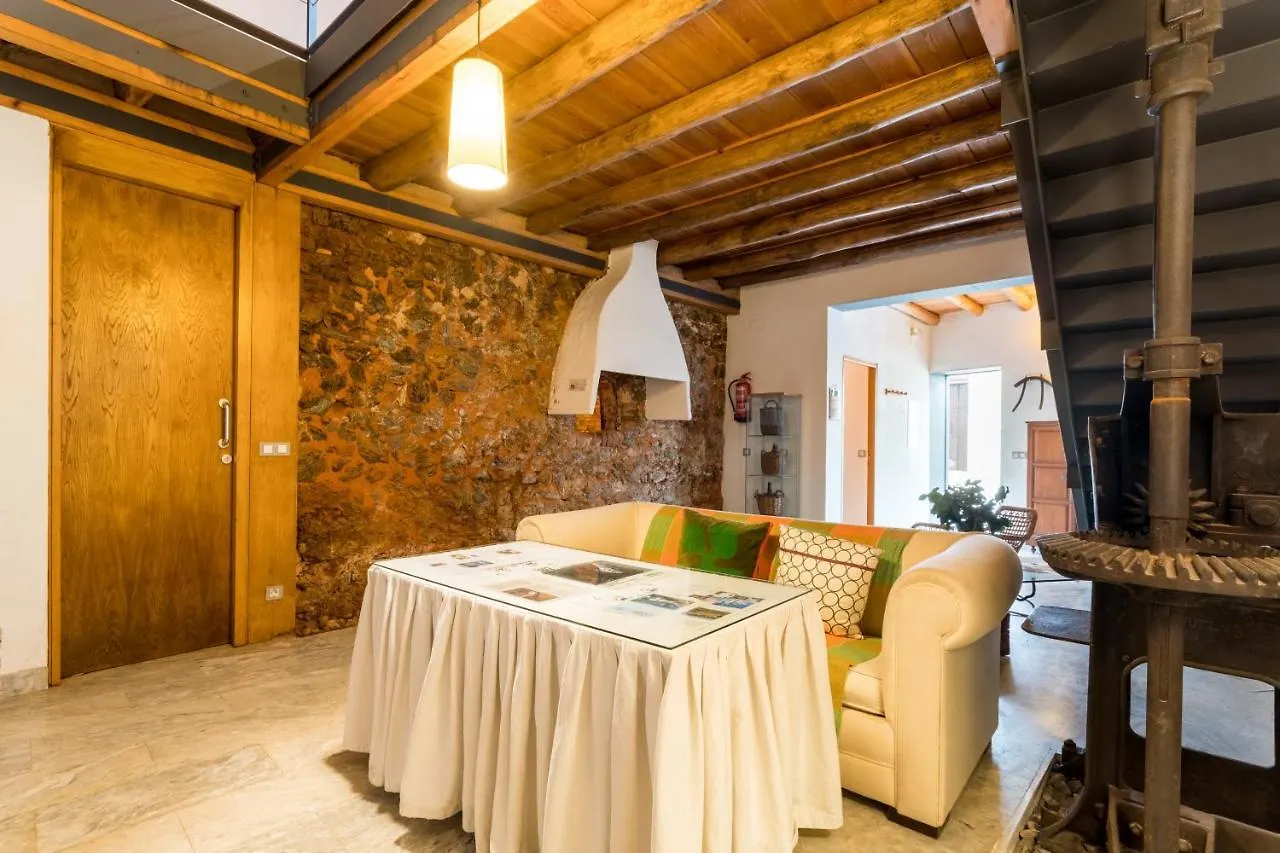 Antigua Panaderia De Valdelarco Guest House 0*,